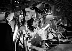 Umrl ameriški astronavt Michael Collins, ki je skupaj z Aldrinom in Armstrongom 1969 prvi pristal na Luni