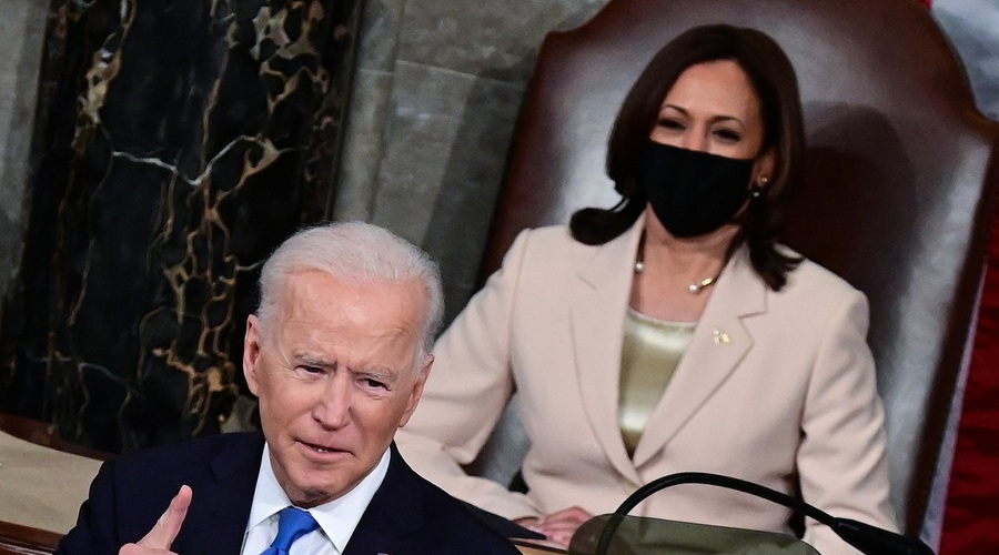Biden v kongresu: "Amerika je pripravljena na vzlet. Spet delamo, spet sanjamo, spet odkrivamo svet" (foto: Profimedia)