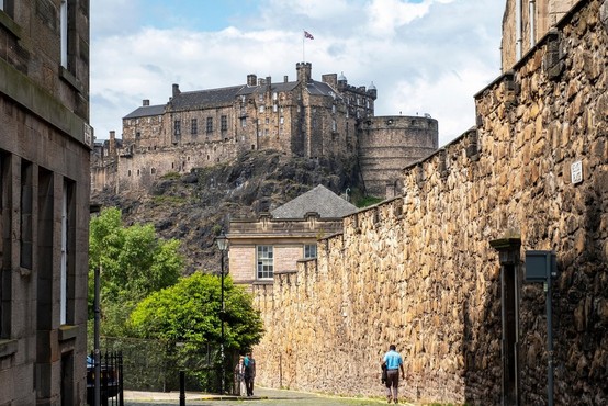 Zaradi epidemije po drugi svetovni vojni najdlje zaprt Edinburški grad spet odprl svoja vrata