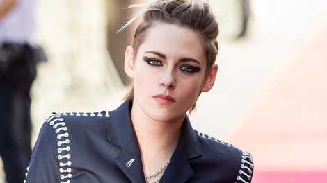 Kristen Stewart in Viggo Mortensen v filmu Crimes of the Future