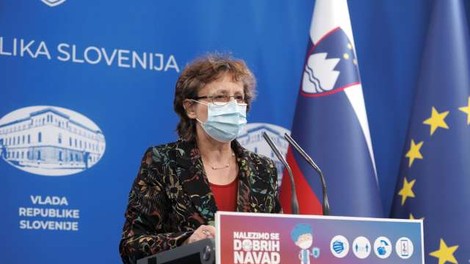 Čakš Jagrova: Cepljenje kaže učinke pri starejših in pedagoškem kadru
