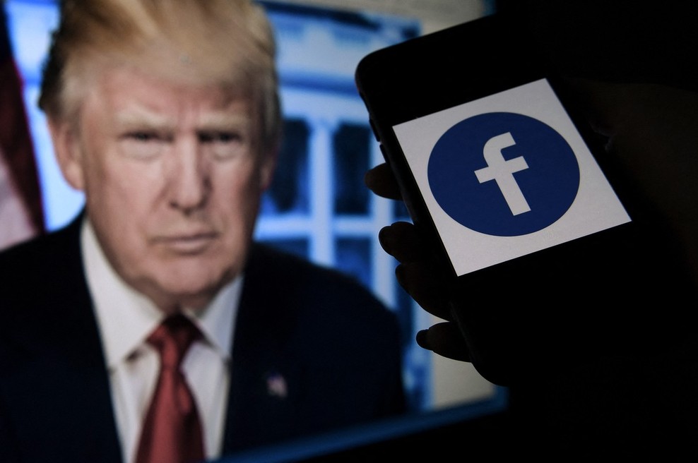 Trump za zdaj še ne sme nazaj na Facebook, a vodstvo podjetja naj utemelji razloge za tajno blokado (foto: Profimedia)