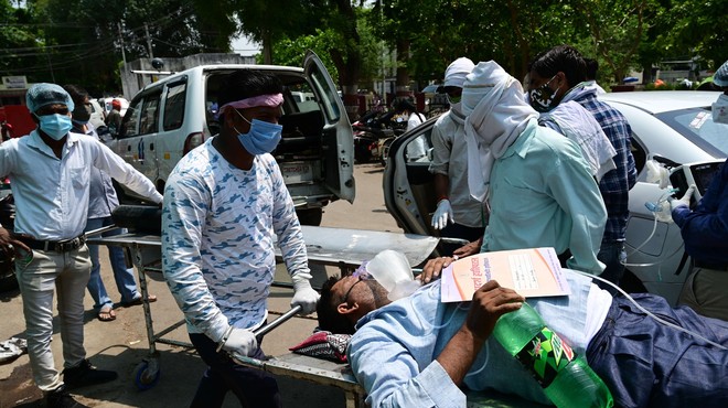 V Indiji rekordno dnevno število žrtev covida-19 (foto: Profimedia)