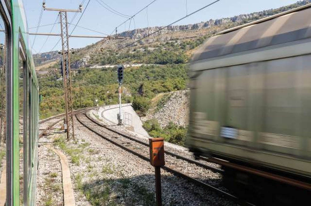 Drugi tir po letih zapletov tik pred začetkom gradnje (foto: Stanko Gruden/STA)
