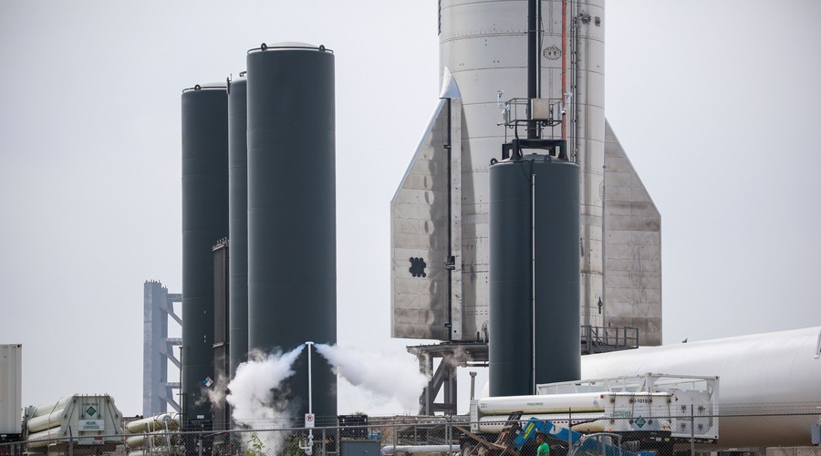 SpaceX prvič uspešno pristal svojo raketo Starship (foto: Profimedia)