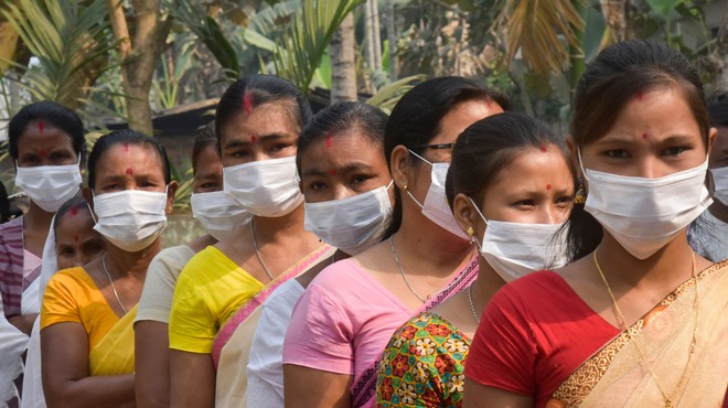 V Indiji se epidemija ne umirja, v zadnjem dnevu potrdili največ okužb doslej (foto: Shutterstock)