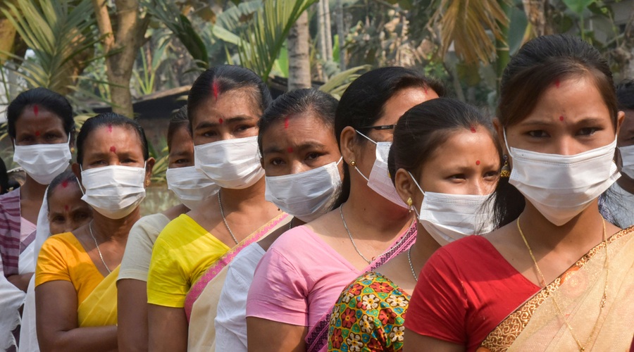 V Indiji se epidemija ne umirja, v zadnjem dnevu potrdili največ okužb doslej (foto: Shutterstock)