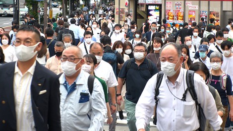 Na Japonskem bodo zaradi povečanega števila okužb izredne razmere podaljšali do konca maja