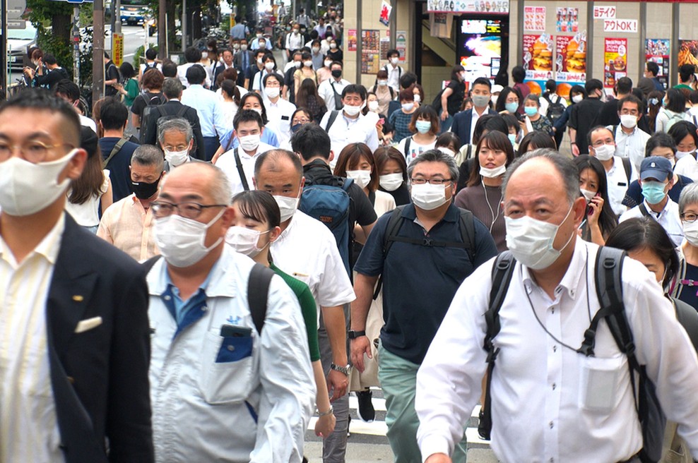Na Japonskem bodo zaradi povečanega števila okužb izredne razmere podaljšali do konca maja (foto: Shutterstock)