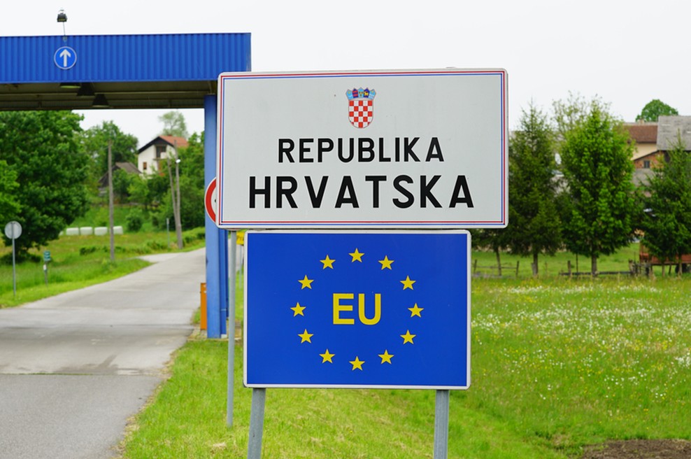 Slovensko mejo s Hrvaško bodo od naslednjega tedna varovali tudi policisti iz Estonije, Litve in Poljske (foto: Shutterstock)