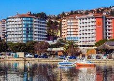 Hotelirji na slovenski obali opažajo, da je interes gostov za poletne termine velik