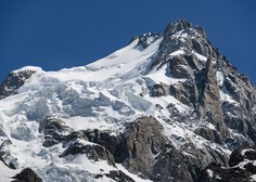 V Savojskih Alpah plazova ugasnila sedem življenj