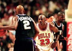 Majico legendarnega košarkarja Michaela Jordana na dražbi prodali za dober milijon evrov