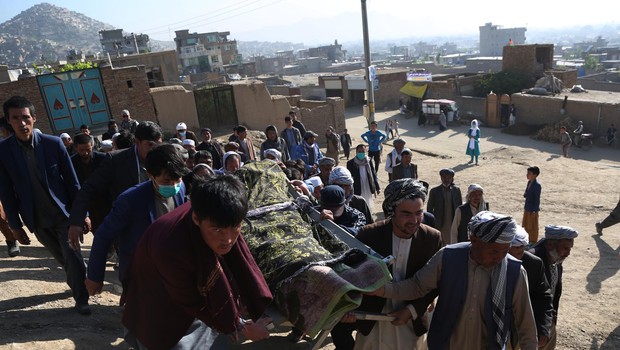 
                            Število žrtev eksplozije pred dekliško šolo v Kabulu se je povzpelo na 50 (foto: profimedia)