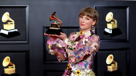 Taylor Swift kot prvi ženski nagrada brit za globalno ikono