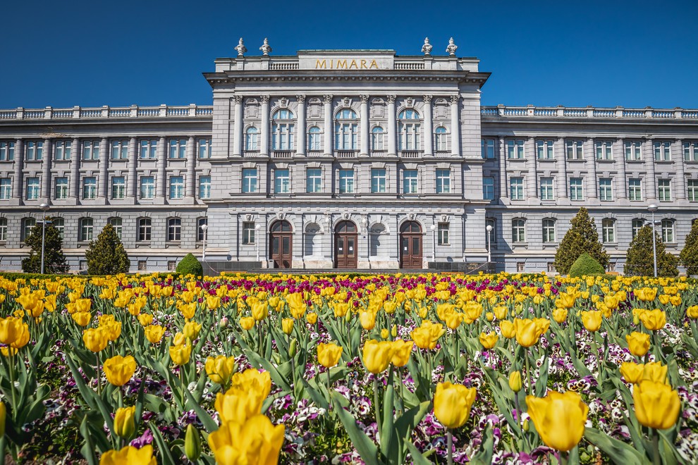 Zagreb: Vabilo s podpisom umetnikov