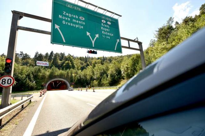 Na ljubljanski obvoznici je močno počilo