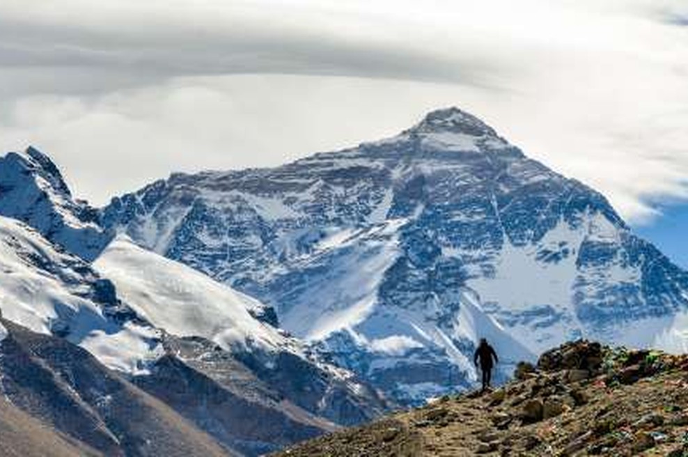 Blizu vrha Mount Everesta umrla dva alpinista (foto: Xinhua/STA)