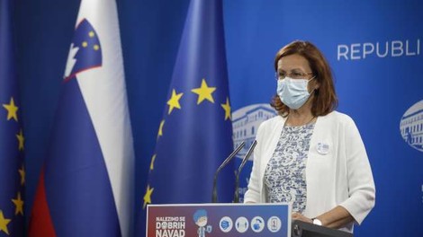 V Sloveniji prevladuje angleška različica virusa, uveljavitev indijske zaenkrat zelo malo verjetna