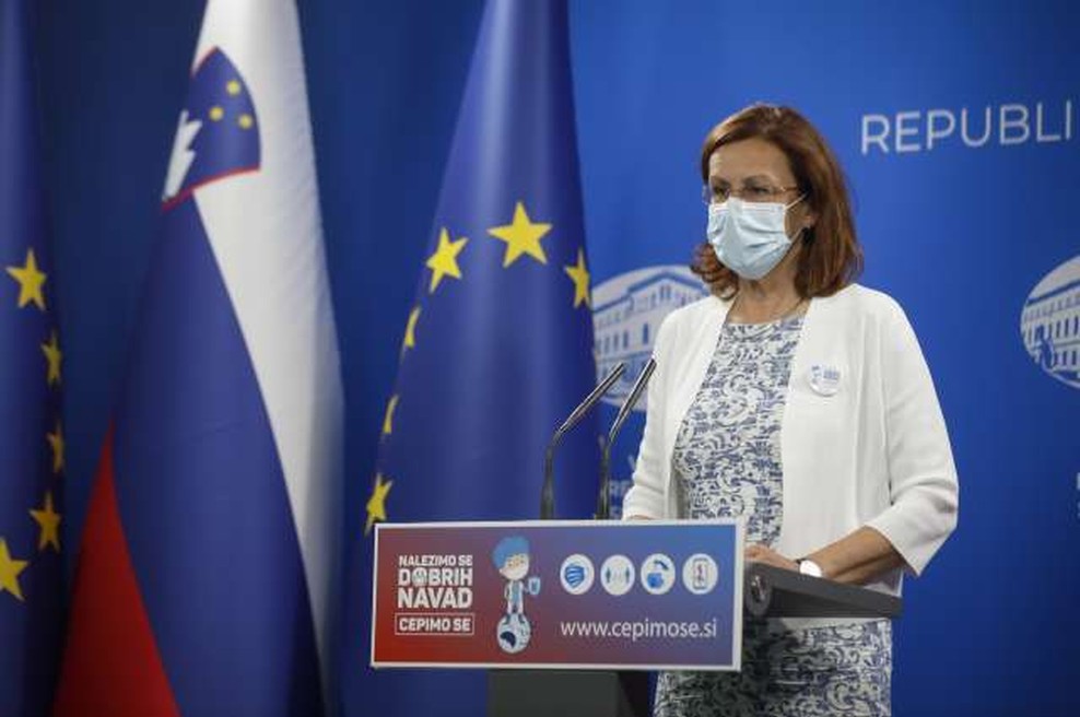 V Sloveniji prevladuje angleška različica virusa, uveljavitev indijske zaenkrat zelo malo verjetna (foto: Anže Malovrh/STA)