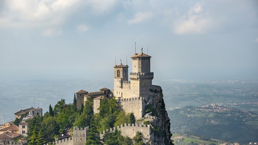 San Marino bo od ponedeljka ponujal turistom cepljenje z ruskim sputnikom