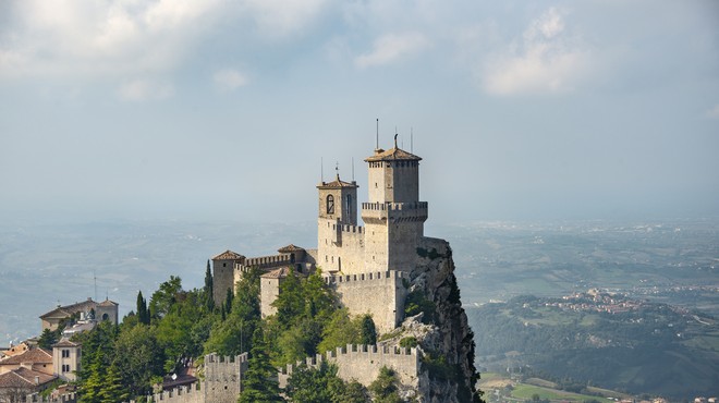 San Marino bo od ponedeljka ponujal turistom cepljenje z ruskim sputnikom (foto: profimedia)