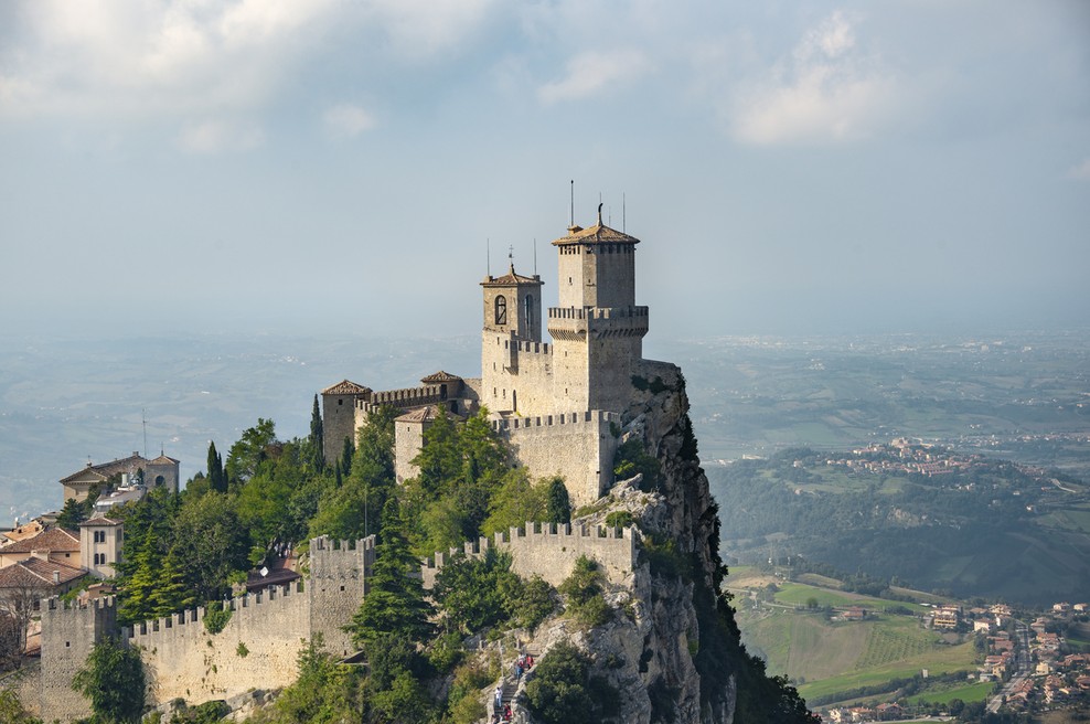 San Marino bo od ponedeljka ponujal turistom cepljenje z ruskim sputnikom (foto: profimedia)