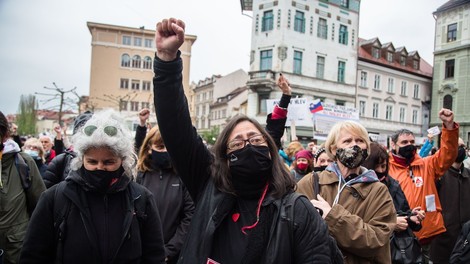 Petkovi protestniki: Zakon o vodah podeljuje privilegije kapitalu, na škodo ljudi in narave