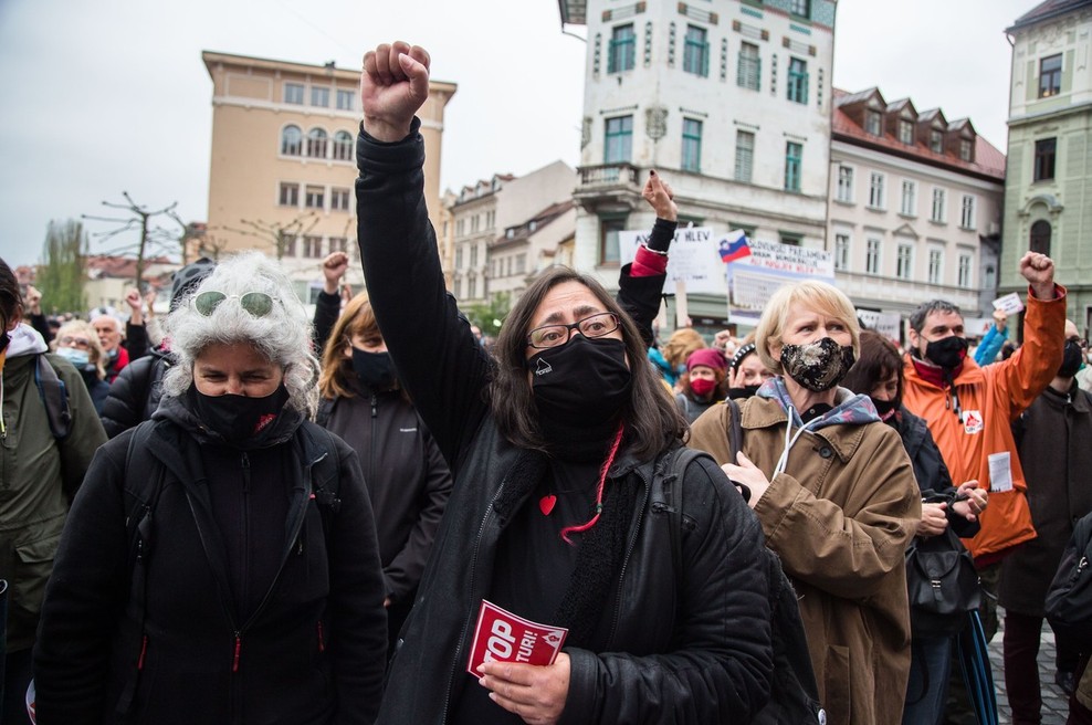 Petkovi protestniki: Zakon o vodah podeljuje privilegije kapitalu, na škodo ljudi in narave (foto: profimedia)