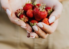 To so najbolj onesnažena živila s pesticidi (na 1. mestu so jagode!)