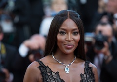 Britanska manekenka Naomi Campbell pri 50. letih rodila hčerko