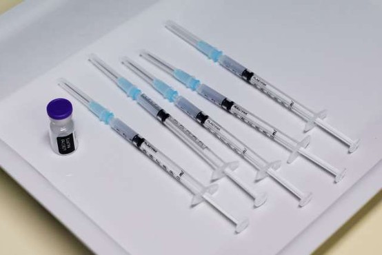 Na Otoku prva klinična raziskava poživitvenih odmerkov cepiva proti covidu-19
