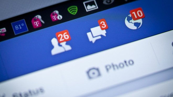 Facebooku je s pomočjo umetne inteligence uspelo zajeziti sovražni govor (foto: Shutterstock)