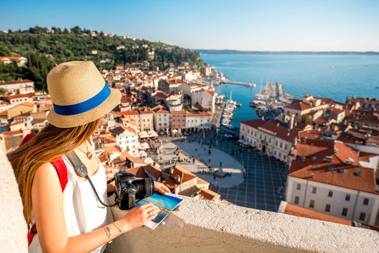 Slovenci spet počitnikujemo, od 26. aprila unovčili za 1,6 milijonv evrov turističnih bonov