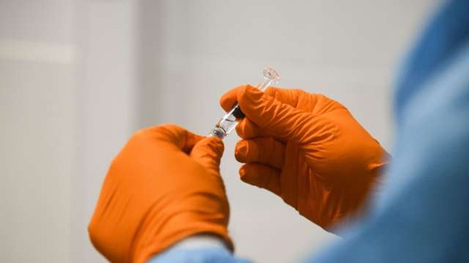 V cepilnih centrih manj cepiva proti covidu-19 od naročenega (foto: Nebojša Tejić/STA)