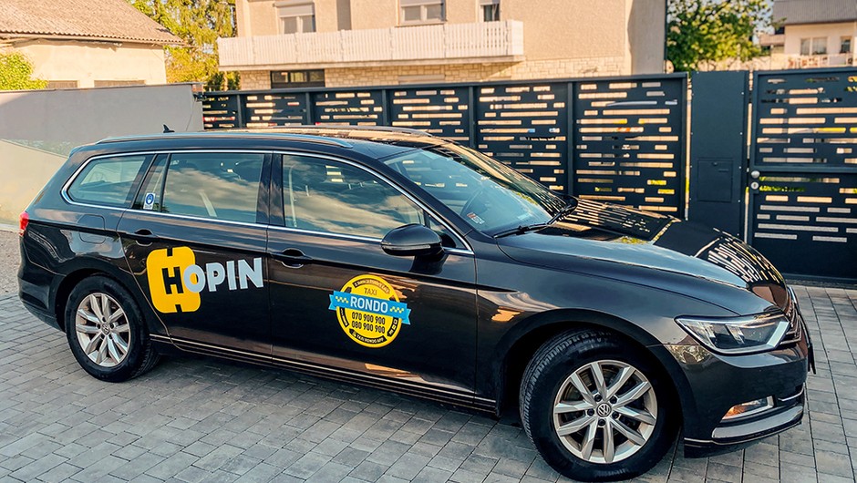 
                            V Ljubljani lahko taksi ponovno naročite prek aplikacije HOPIN Taxi (foto: HOPIN Taxi)