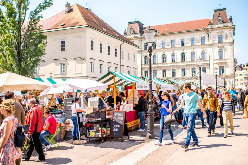 Pomikamo se v zeleno fazo, ko bodo ostali zaprti le še nočni bari in diskoteke (foto: Shutterstock)