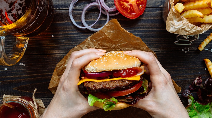 Svetovni dan hamburgerja: V Sloveniji je najbolj priljubljen hamburger s sirom (foto: Shutterstock)