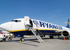 V Berlinu zasilno pristalo letalo družbe Ryanair, v ozadju naj bi bila grožnja z bombo