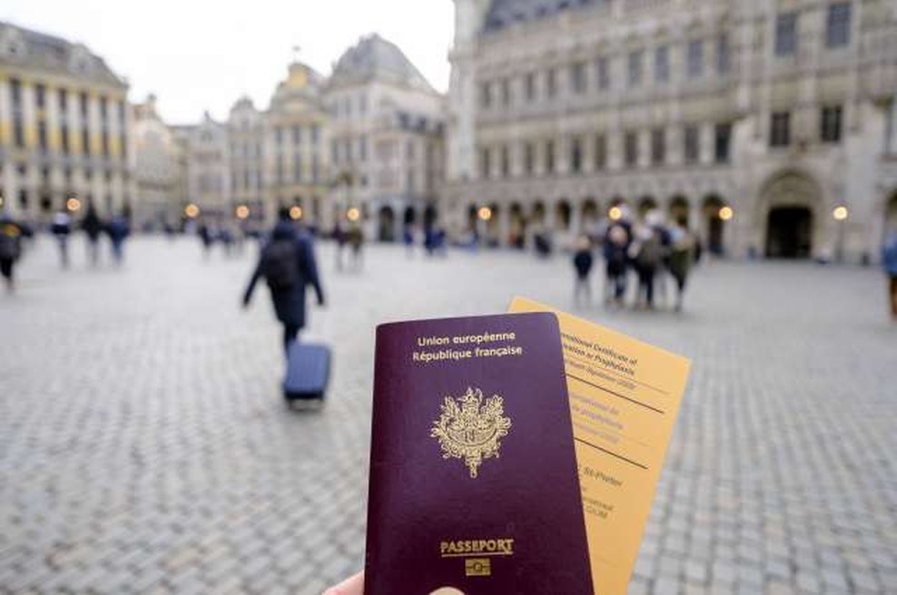 V EU zaživel tehnični sistem za preverjanje covidnih potrdil (foto: Thierry Monasse/STA)
