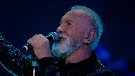 Dino Merlin predstavil novo pesem z videospotom, ki je hitro imel več kot milijon ogledov