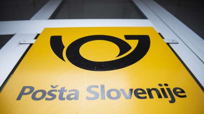 Pošta Slovenije preizkusila dostavo pošiljke z dronom (foto: Bor Slana/STA)