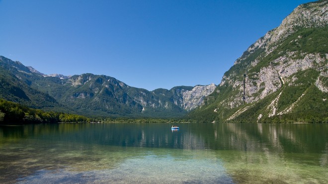 Slovenija ostaja med članicami EU z visoko kakovostjo kopalnih voda (foto: Profimedia)