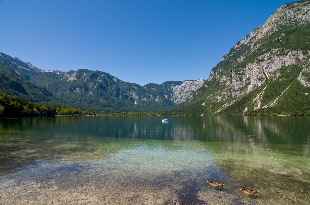 Slovenija ostaja med članicami EU z visoko kakovostjo kopalnih voda (foto: Profimedia)