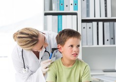 Otroke po večorganskem vnetnem sindromu po covidu-19 dlje časa spremljajo različni specialisti