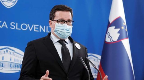 Za lažji dostop do digitalnih covidnih potrdil vlada zagotavlja dodatna prijavna mesta