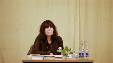 Slovo avstrijske pisateljice, dame eksperimentalne literature Friederike Mayroecker