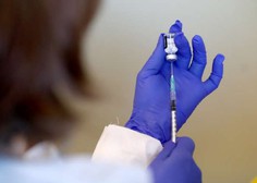 Slovenija začasno ustavlja cepljenje s cepivom Janssen