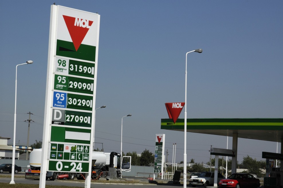 Bencinski servisi OMV v Sloveniji v roke madžarskega Mola (foto: Profimedia)