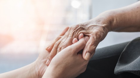 Prvič po skoraj 20 letih bo odobreno novo zdravilo za Alzheimerjevo bolezen